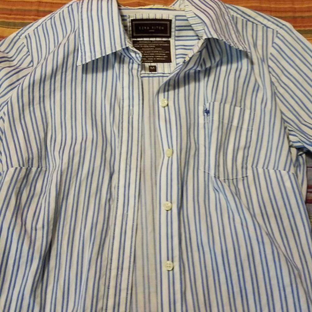 Ezra Fitch Blue Pin Stripe Button up Blouse!